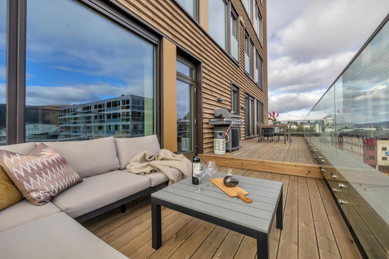 Penthouse In Downtown Tromso New Apartment Bagian luar foto
