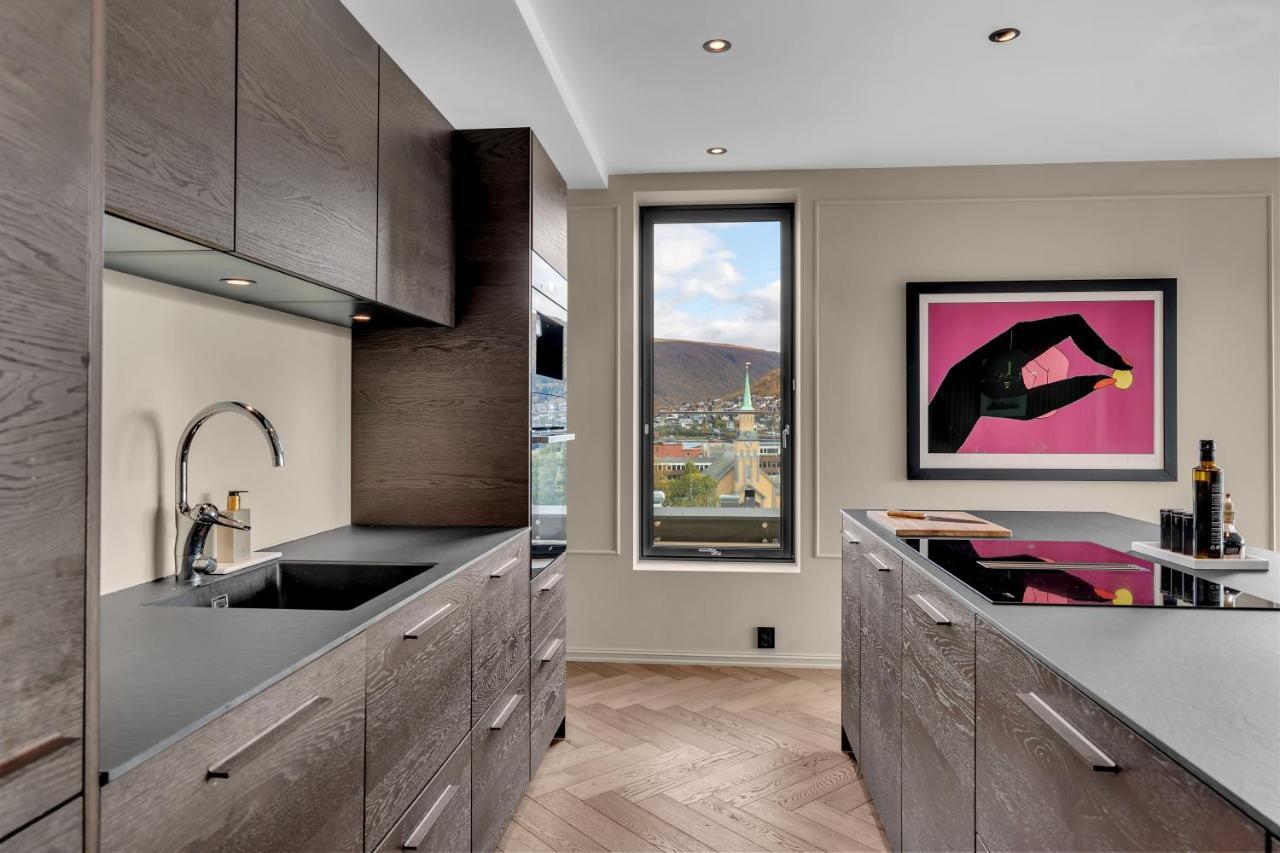Penthouse In Downtown Tromso New Apartment Bagian luar foto